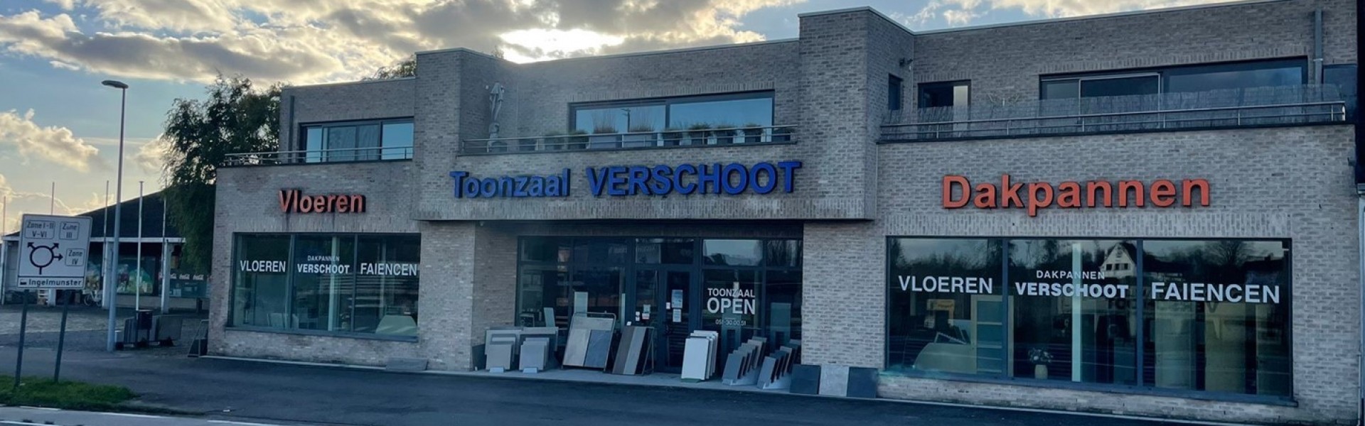 Toonzaal Dakpannen Verschoot